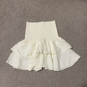 Aritzia Sunday’s Best white skirt